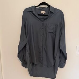 Mille Resort & Travel Slate Blue Button Down Shirt High Low Hem Womens Small